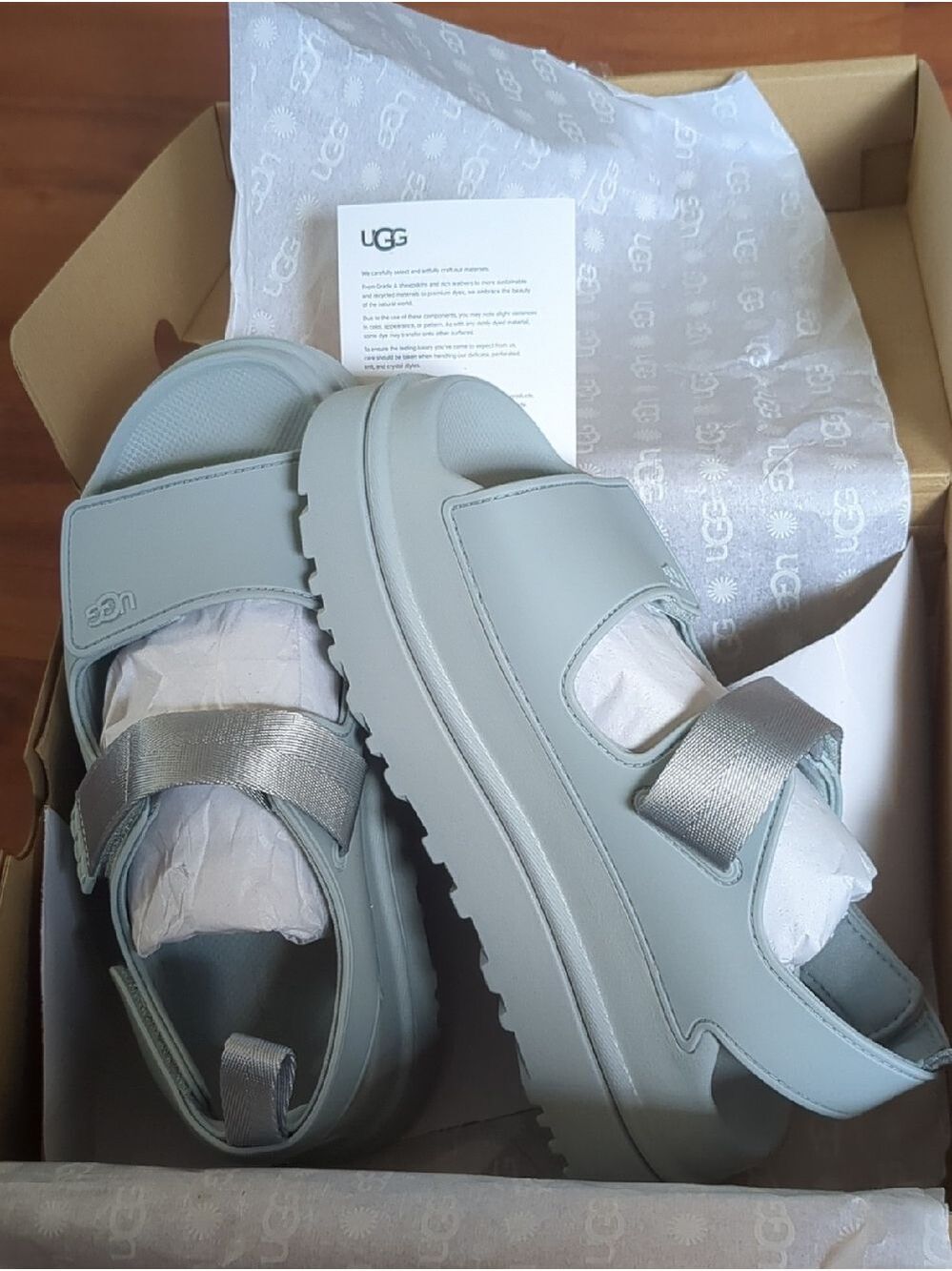 New Ugg Goldenglow Sandals 9 - Picture 5 of 11